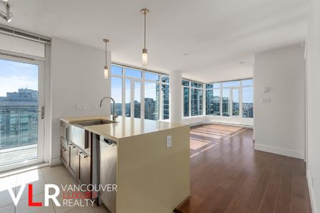 Condo in Downtown Vancouver, BC - Photo 2