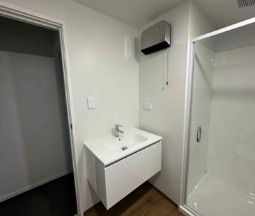 Tastefully appointed and ready now! - Photo 6