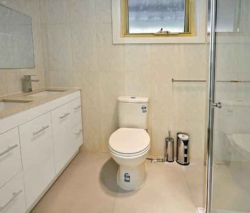 Room 3 (Non Ensuite) - Photo 5