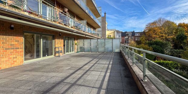 Appartement te huur in Elsene voor € 2.750 met 3 slaapkamers - Foto 1