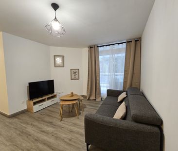 Location Appartement 4 pièces 68m² MOUFIA 97490 - Photo 1