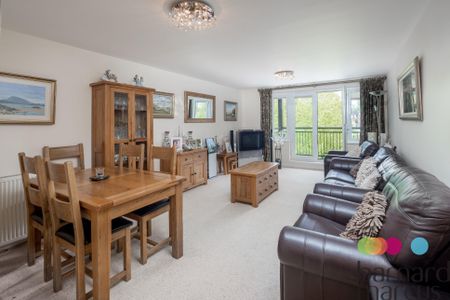 Torrington Park, London - Photo 2