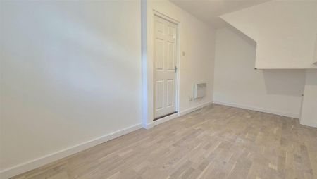 4 bedroom townhouse to rent - Photo 3