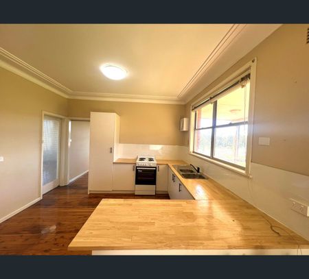 2 Cummins Road, Menangle Park, NSW 2563 - Photo 5