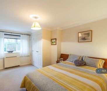 5 bedroom semi-detached house to rent - Photo 6