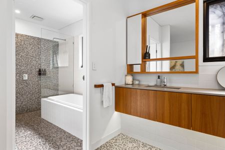 30 Orchard Terrace, St Lucia QLD 4067 - House For Rent | Domain - Photo 2