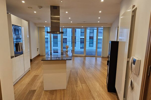 2 Bed Flat, Arena Tower, E14 - Photo 1