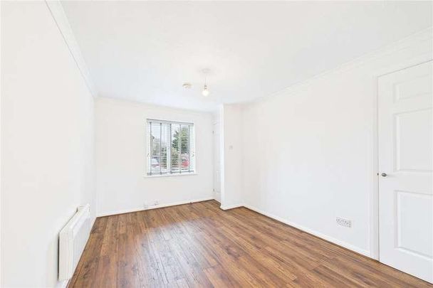 Myton Walk, Theale, Reading, Berkshire, RG7 - Photo 1