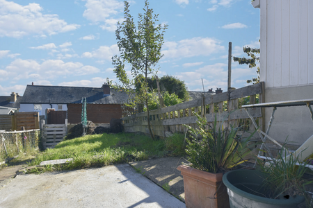 2 bedroom terraced house to rent - Photo 3