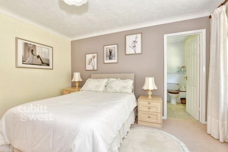 3 bedroom detached bungalow to rent - Photo 4