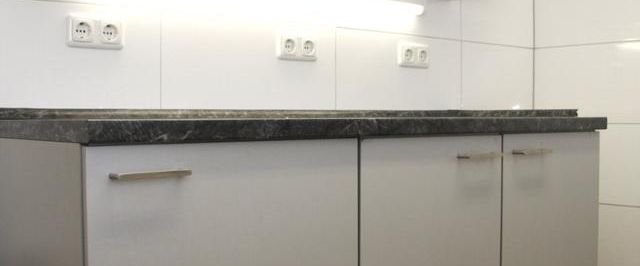 Große 2,5-Zimmer-Souterrain-Wohnung - Photo 1