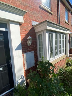 Room in a Shared House, Portland Close, L5 - Photo 1