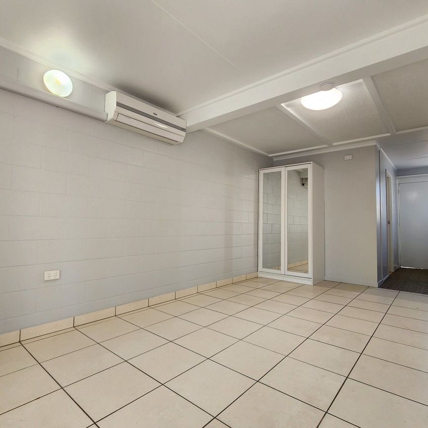 Newly Renovated Bedsitter – Perfect for Simple Living! - Photo 1