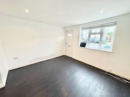 Commercial Street, Southampton - Photo 3