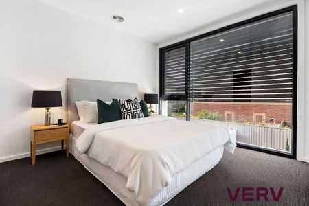 FABULOUS TWO STOREY TOWNHOUSE - Photo 3