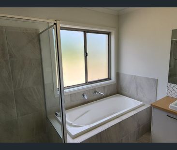 Perfect Modern Family Home! - Photo 5