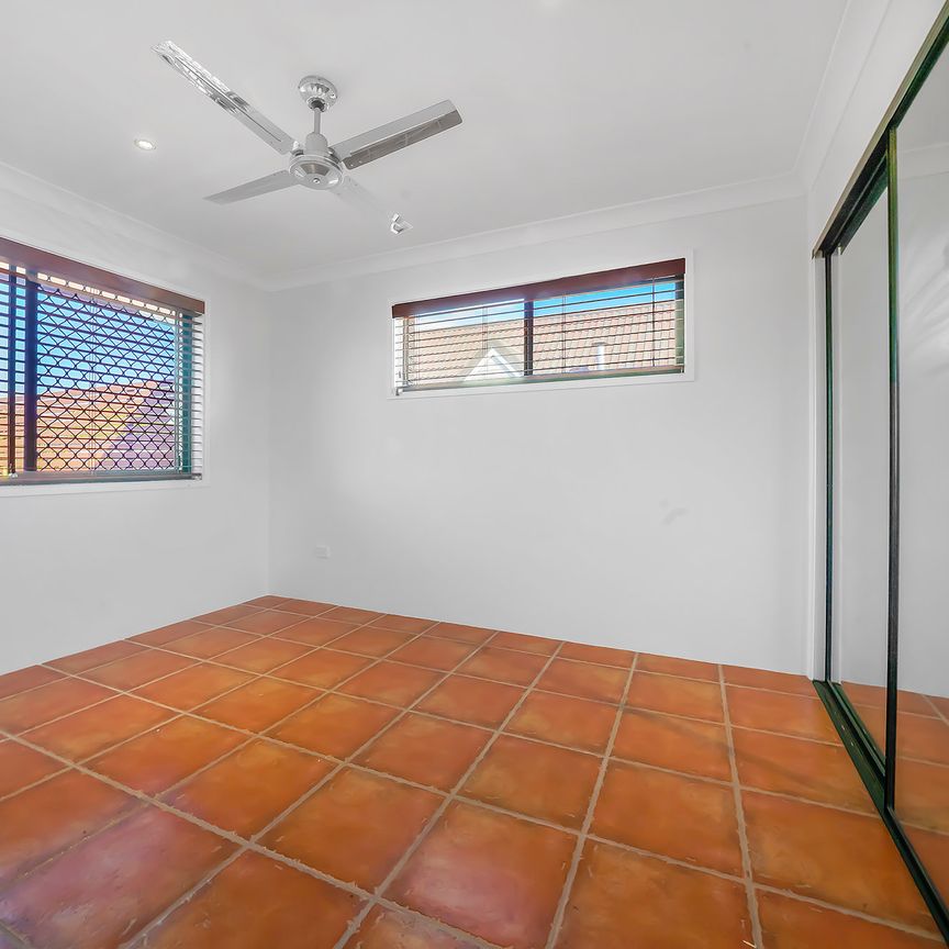 6/4 Christina Court, Mermaid Waters QLD 4218 - House For Rent - $695 | Domain - Photo 1