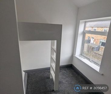 3 bedroom terraced house to rent - Photo 3