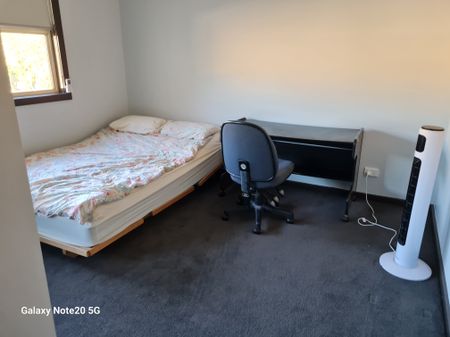 Mount Waverley - Photo 2