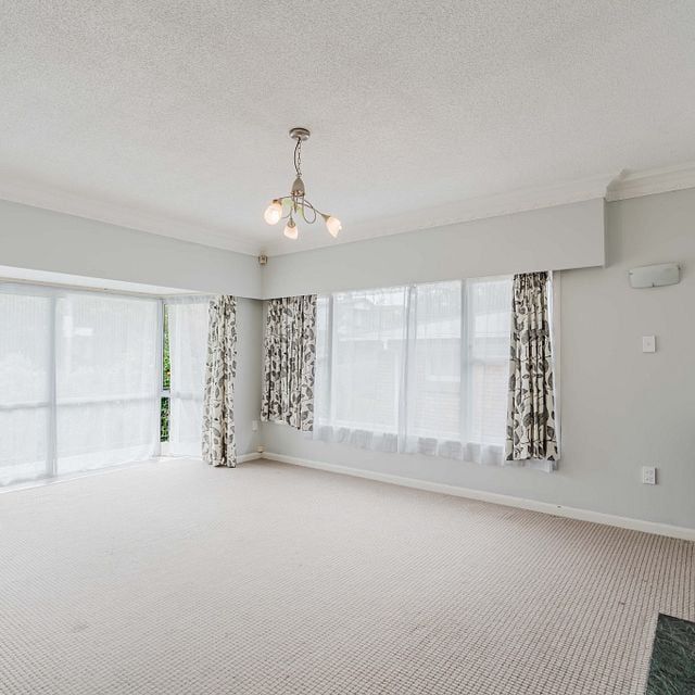 Sunny Family pet friendly home with an Avo tree - Photo 1