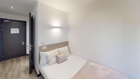 1 bedroom in a flat share to rent - Photo 5