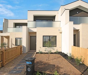 High End Townhome! - Photo 6