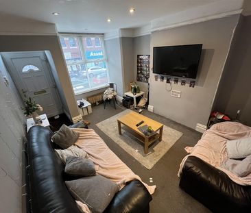 6 bedroom terraced house to rent - Photo 2