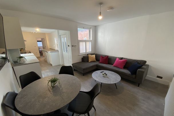 Dagmar Grove Beeston, NG9 2BH - Photo 1