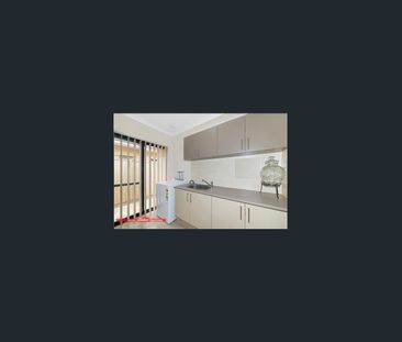 BEAUTIFUL HOME IN HARRINGTON WATERS! - Photo 3