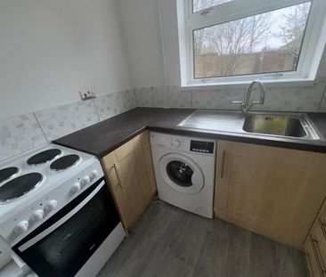 3 bedroom end of terrace house to rent - Photo 6