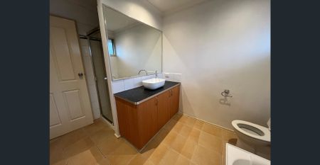 WELL LOCATED TWO BEDROOM UNIT! - Photo 4