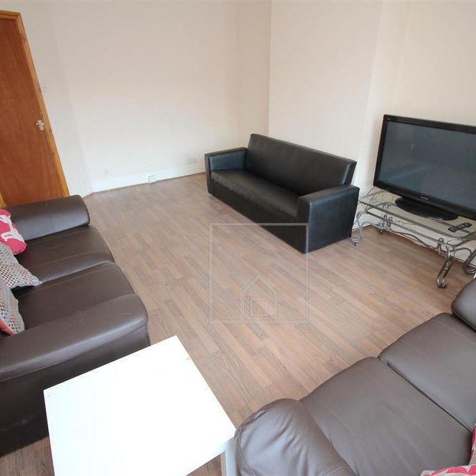 5 bedroom house to rent - Photo 1