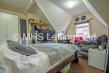 6 Bedroom Mid Terraced House for rent in Estcourt Avenue - Photo 4