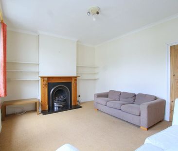 2 Bedroom Split Level Maisonette, Russell Road, Wimbledon - Photo 4