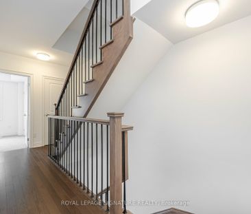 Condo Townhouse For Lease | W8113266 - Photo 1