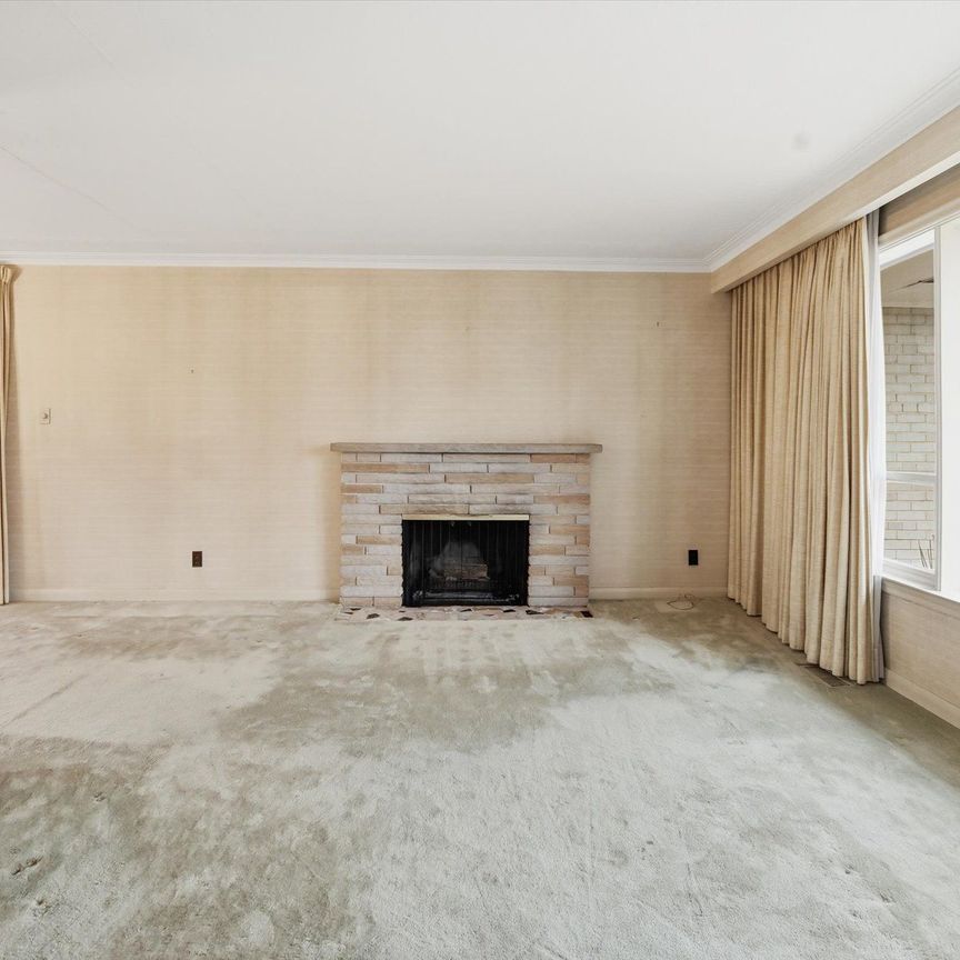 For Lease - 1087 Linbrook Road, Oakville, Ontario - Photo 1