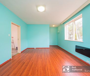 Prime Box Hill Location - Light-Filled Apartment - Photo 2