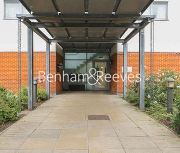 Erebus Drive, Woolwich, SE28 - Photo 4