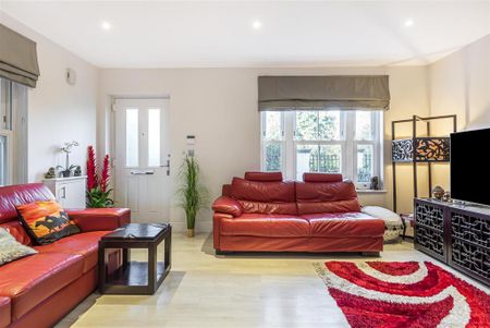 3 bedroom end of terrace house to rent - Photo 5