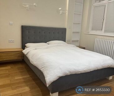 4 bedroom semi-detached house to rent - Photo 2