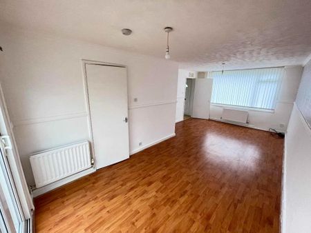 2 bedroom semi-detached house to rent - Photo 2