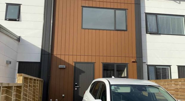 Modern Two-Bedroom Townhouse at Pacific Garden... - Photo 1