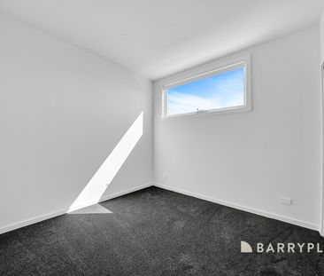 Brand-New 4-Bedroom Townhouse in Willowstone Estate - Photo 6
