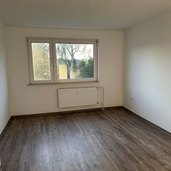 Renovierte 3-Zimmer-Wohnung mit Balkon in Hemelingen - Photo 1