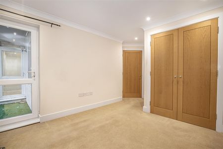 Russell Road, Town Centre, Basingstoke - Photo 4