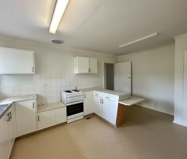 3 Bedroom in Convenient Location - Photo 4
