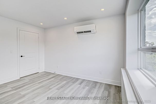 For Lease - 419 Woodbine Avenue Unit# 1, Toronto, Ontario - Photo 1