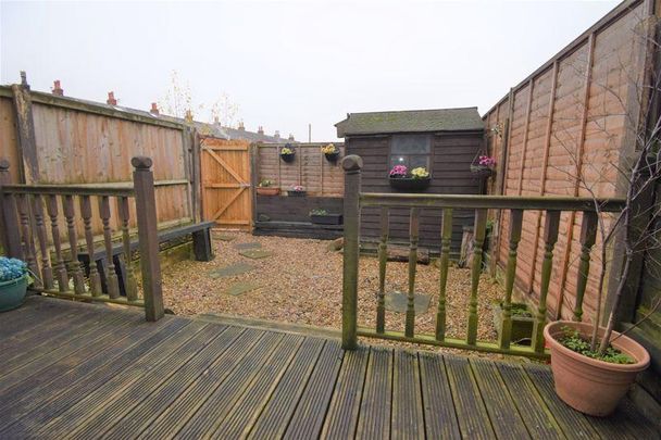 2 bedroom terraced house to rent - Photo 1