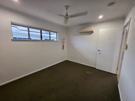 55 Canecutters Drive, Ooralea - Photo 4