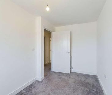 Cornfield Lane, Kingsnorth, TN25 - Photo 4